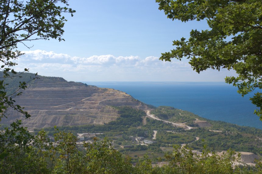 Хрупкий баланс - Артем