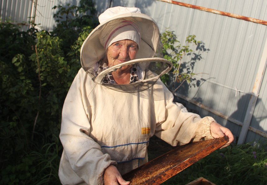 С пчелками душа не стареет -  