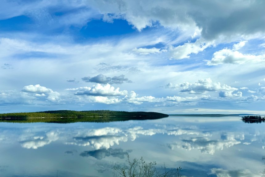 Вода, как зеркало лета. -  