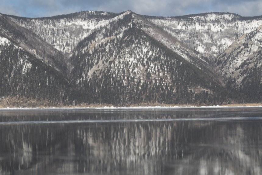 От Листвянки до Ольхона по льду Байкала -   (1/8)