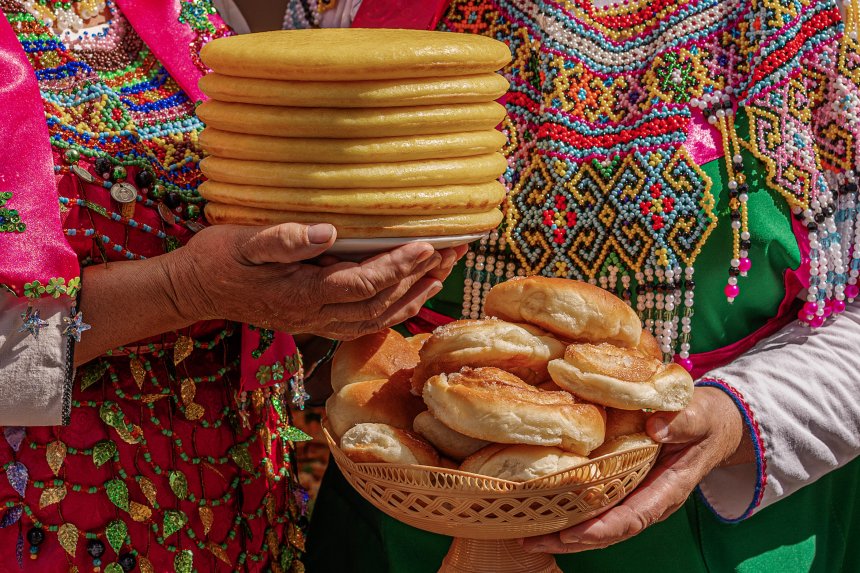 Национальное блюдо Мордовии - пшенные блины. -  