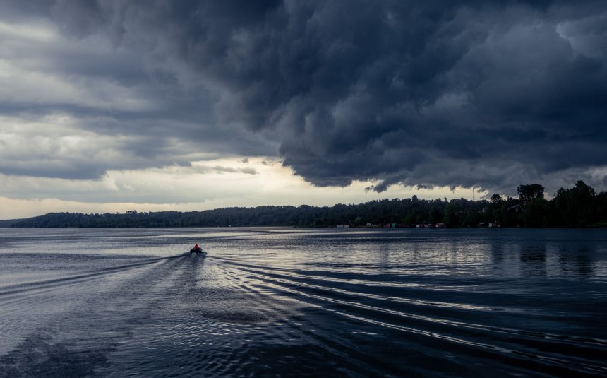 Надвигается буря - Варвара
