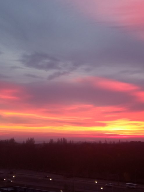 Рассвет над городом - Елена