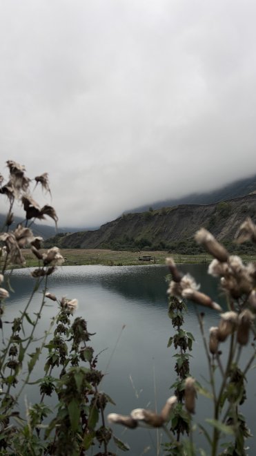 Зеркало тишины: озеро в объятиях гор - Надежда Соловьева (1/4)