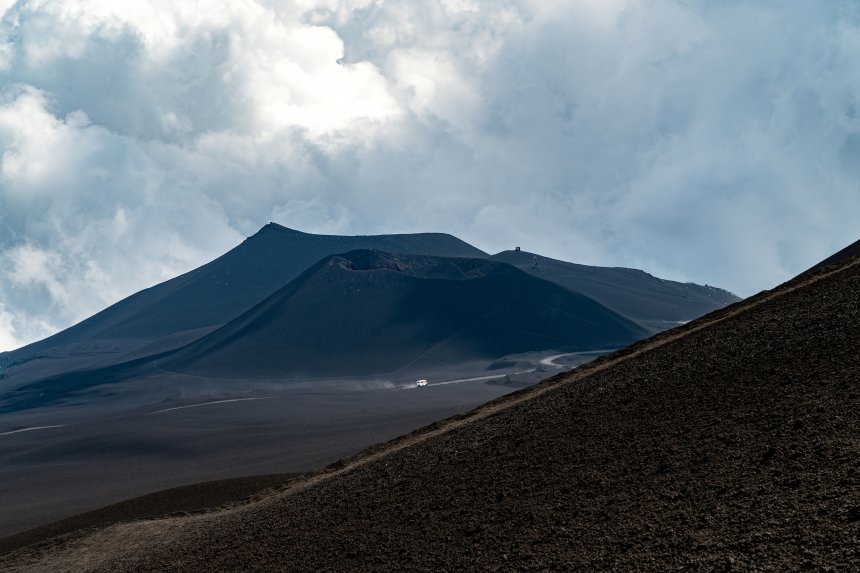 На вулкане Этна. - Владимир