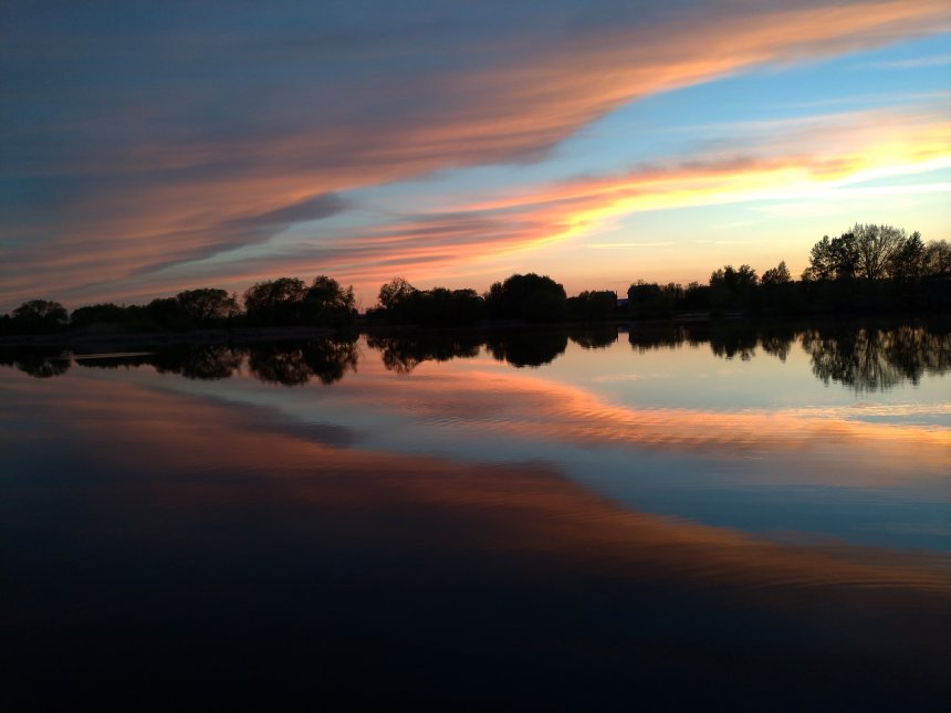 Отражение заката в пруду - Владислав