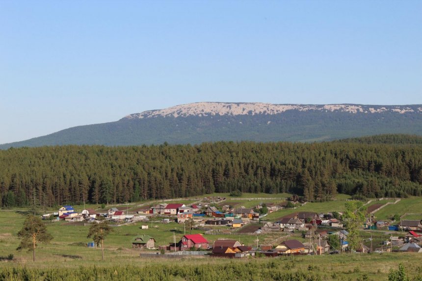 Уральские горы.Хребет Зюраткуль. -  