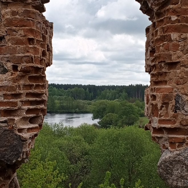 Арка на руинах -  