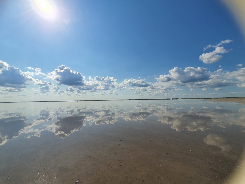 Там где небо соприкасается с землей -  