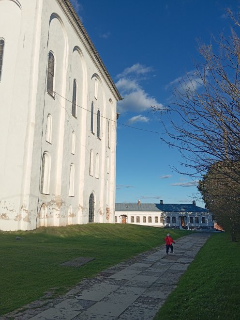 Исток Волхова из Ильменя близ Юрьева монастыря -   (1/3)