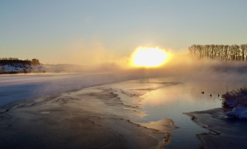 «Между льдом и пламенем» - Игорь Асанов