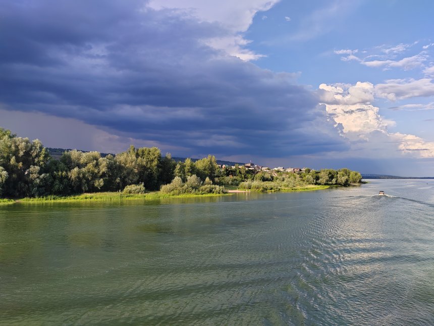 Перед грозой на Волге - Марина