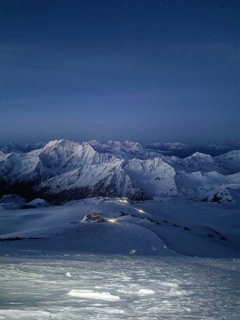 Будни Эльбруса -  