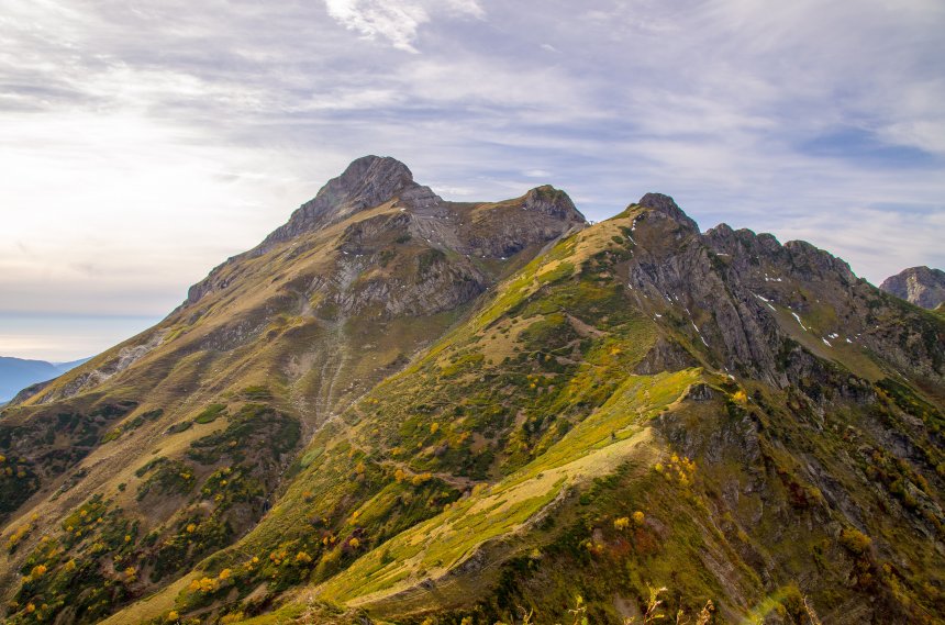 Осень на хребте Аигба -   (1/3)