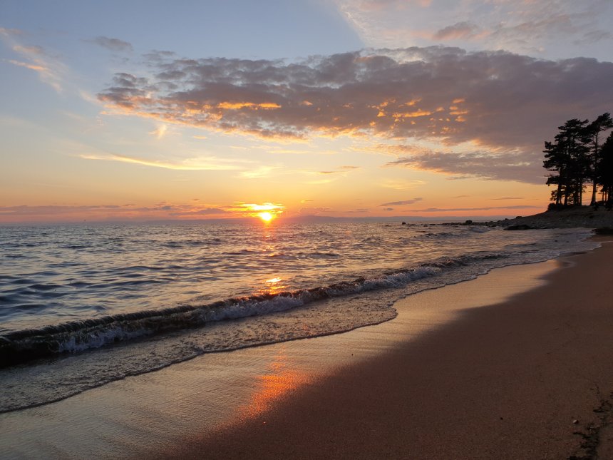 Байкал. Август -   (1/8)