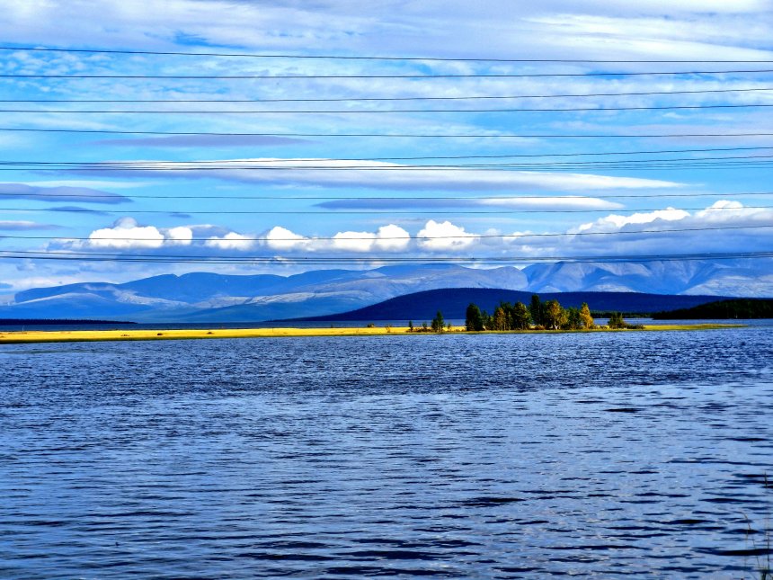 Озеро у подножья гор - Екатерина
