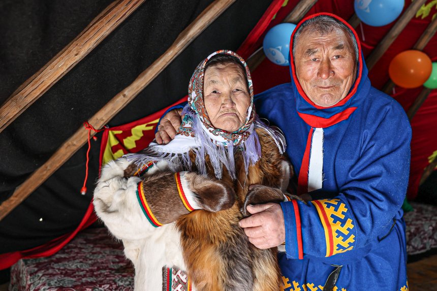 Бабушка рядышком с дедушкой - Наталья