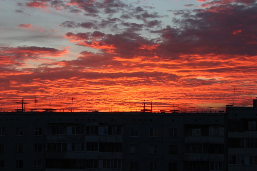 Необычные огненные облака - Лилия