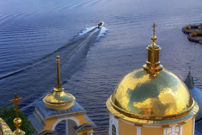 Жизнь большого города и мгновенье на святой земле -   (1/3)