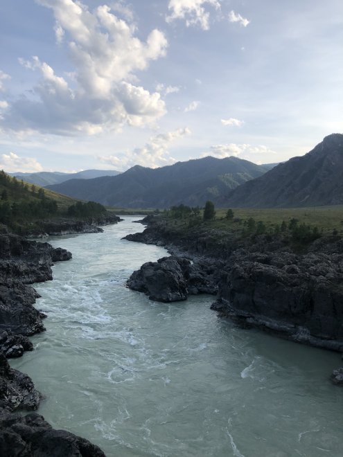 Катунь в объятиях великанов -  