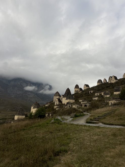 Даргавский некрополь: город мёртвых среди гор - Надежда Соловьева (1/5)
