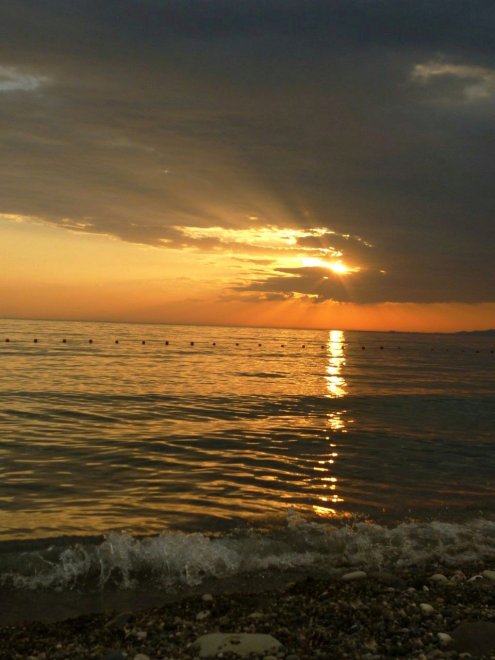 Закат на берегу Черного моря -  