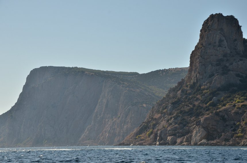 Скалы у Балаклавской бухты -  