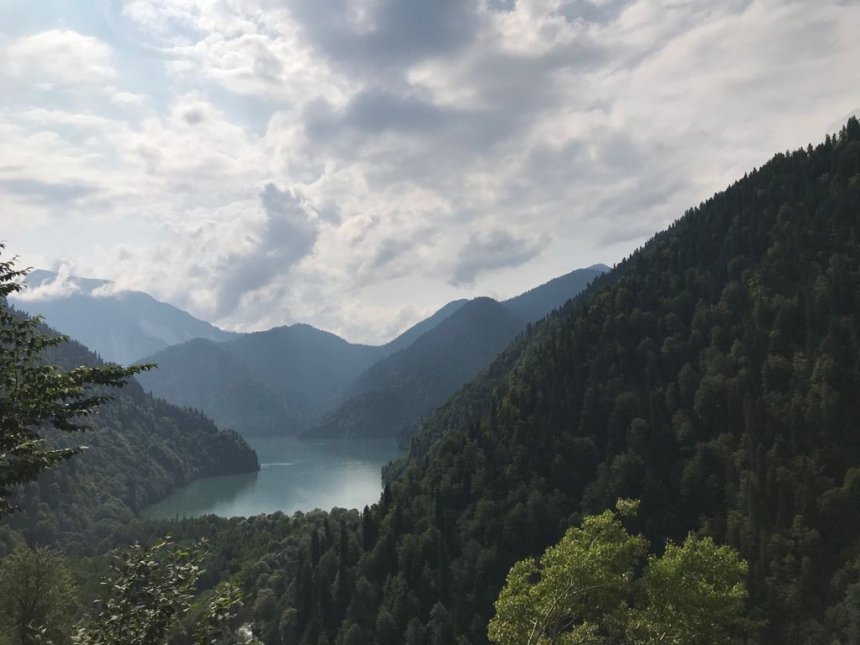 Красота Озера Рица -  